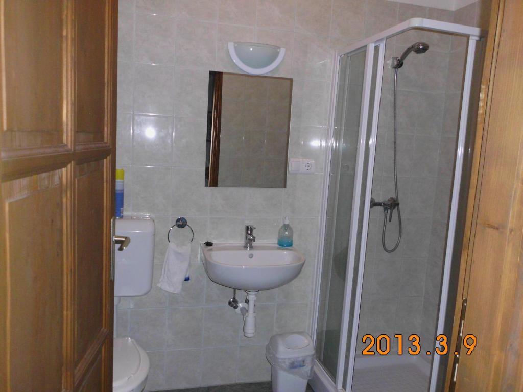 Benyei Fogado Panzio Es Etterem Bed & Breakfast Erdobenye Exterior photo