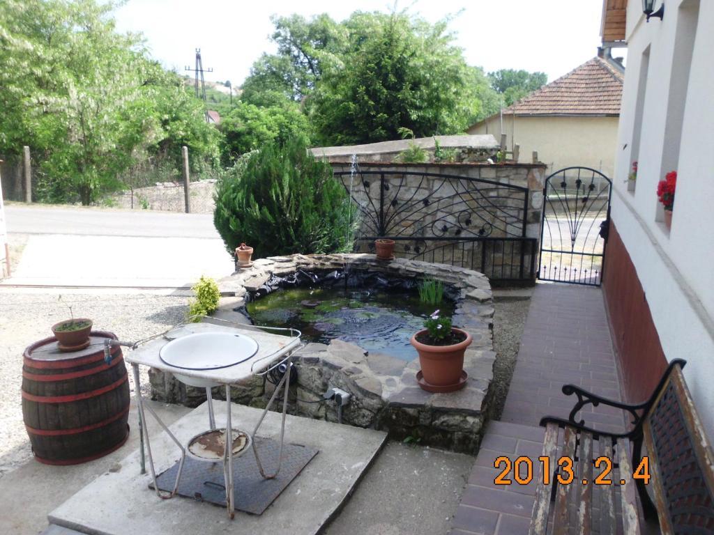 Benyei Fogado Panzio Es Etterem Bed & Breakfast Erdobenye Exterior photo